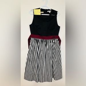 Disney Park Pirates of The Caribbean *Retired* Dress *Large*